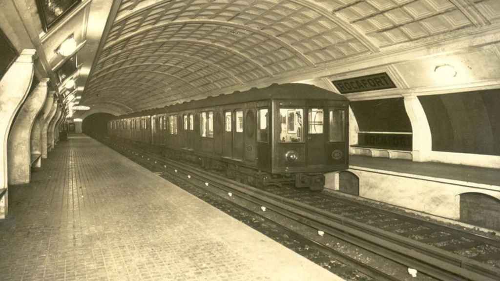 L'estació de Rocafort de la línia 1 del metro de Barcelona, abans de la seva remodelació al 1988 / TMB
