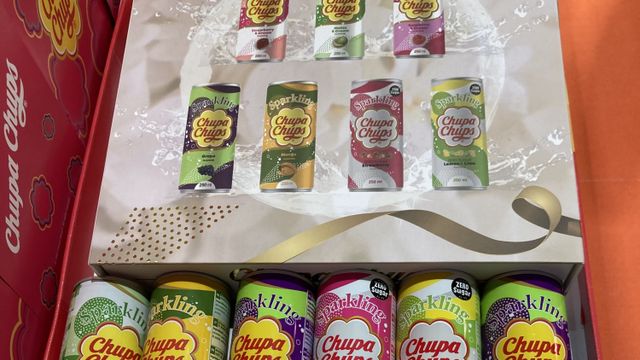 Latas del nuevo Chupa Chups líquido, presentado en Alimentaria / METRÓPOLI