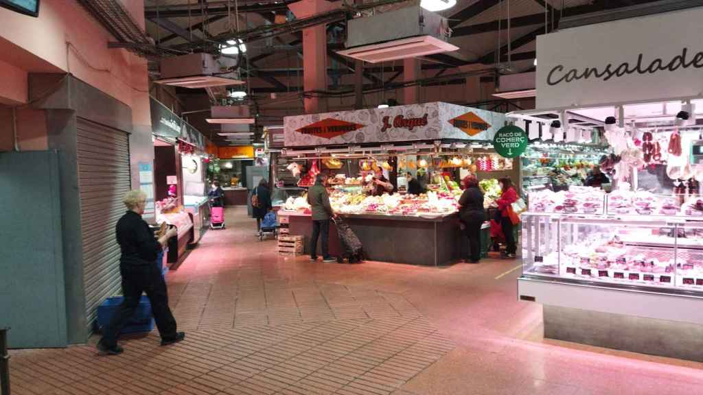 Interior del mercado de la Estrella, en Gràcia