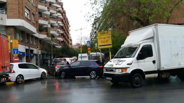 Atasco en en Sant Andreu este jueves / TRÀNSIT SANT ANDREU
