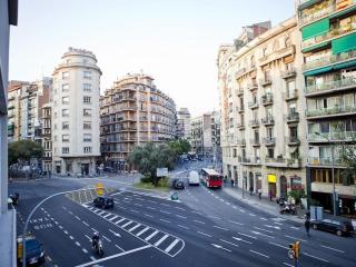 Vía Augusta de Barcelona / BLUE BARCELONA