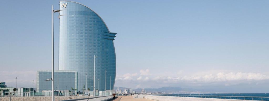 El Hotel W de Barcelona en una imagen de archivo / PEXELS