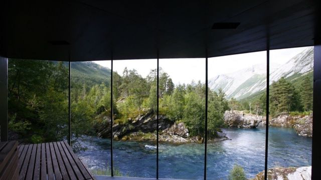 Imagen del Juvet Landscape Hotel, en Noruega, cuya maqueta se puede ver en el Hotel Alma / JUVET LANDSCAPE HOTEL