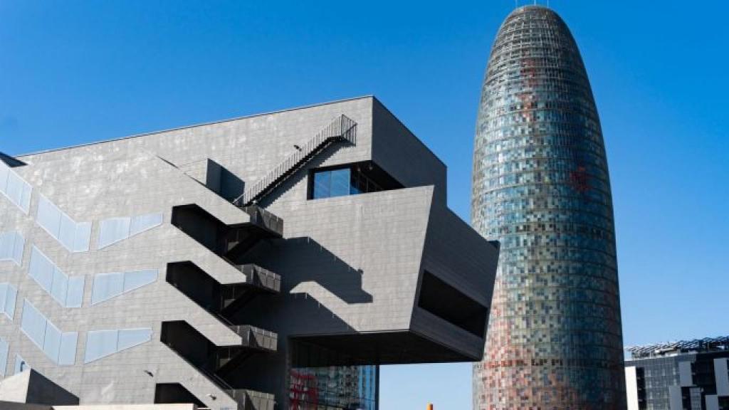 Exterior del Disseny Hub / LUIS MIGUEL AÑÓN 