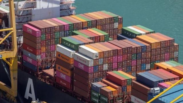 Contenedores de mercancías en el Puerto de Barcelona / PUERTO DE BARCELONA