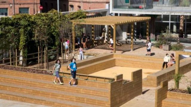 Refugio climático para niños en Barcelona / AJ BCN
