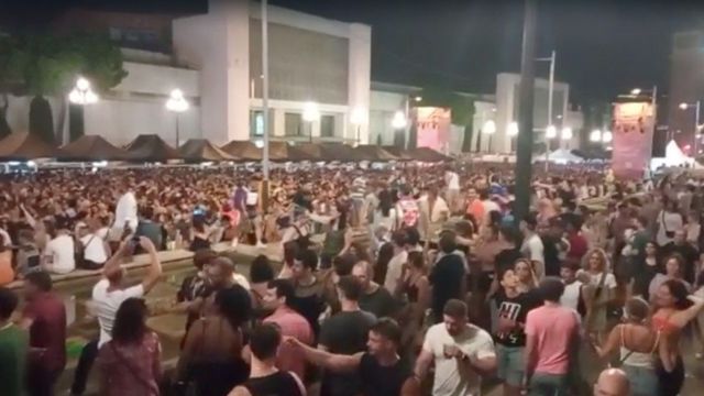 Riadas de gente en el Pride, en la avenida de Maria Cristina / CEDIDA