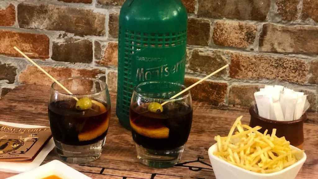 Tapas y vermuts  en un bar de Barcelona en una imagen de archivo