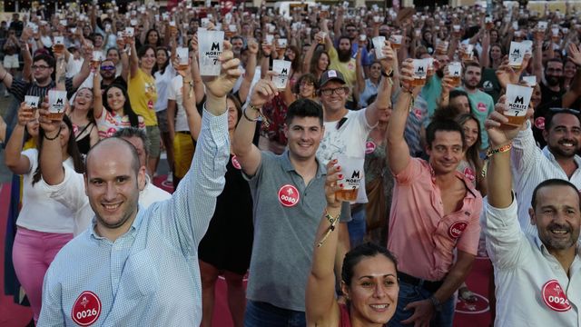 Participantes en la cata de cerveza / EFE