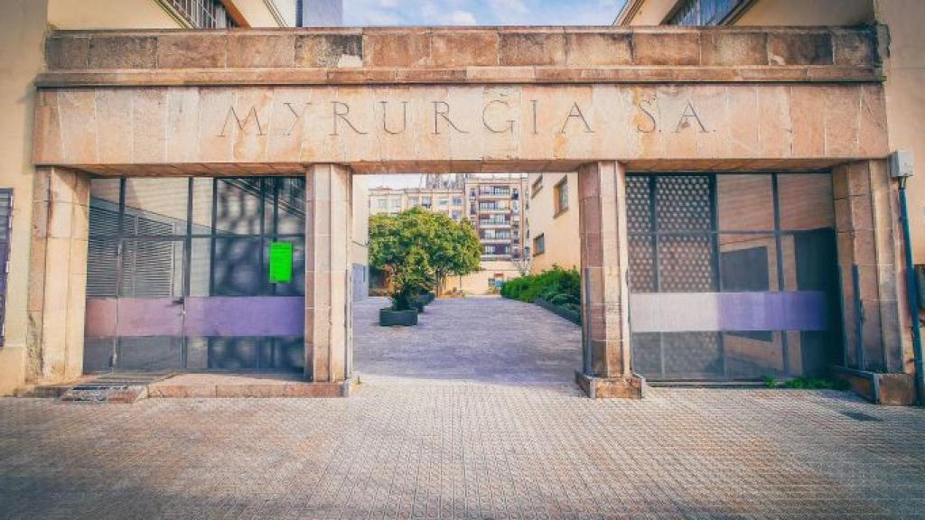 Entrada a los jardines de Beatriu de Provença / GAUDISHOPPING