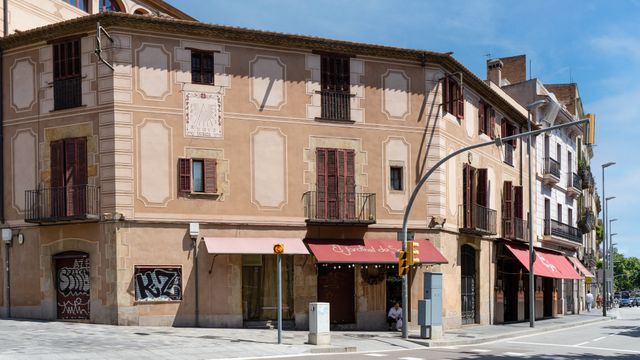 Fachada de Can Llansà: un recuerdo carlista en Sarrià / INMA SANTOS
