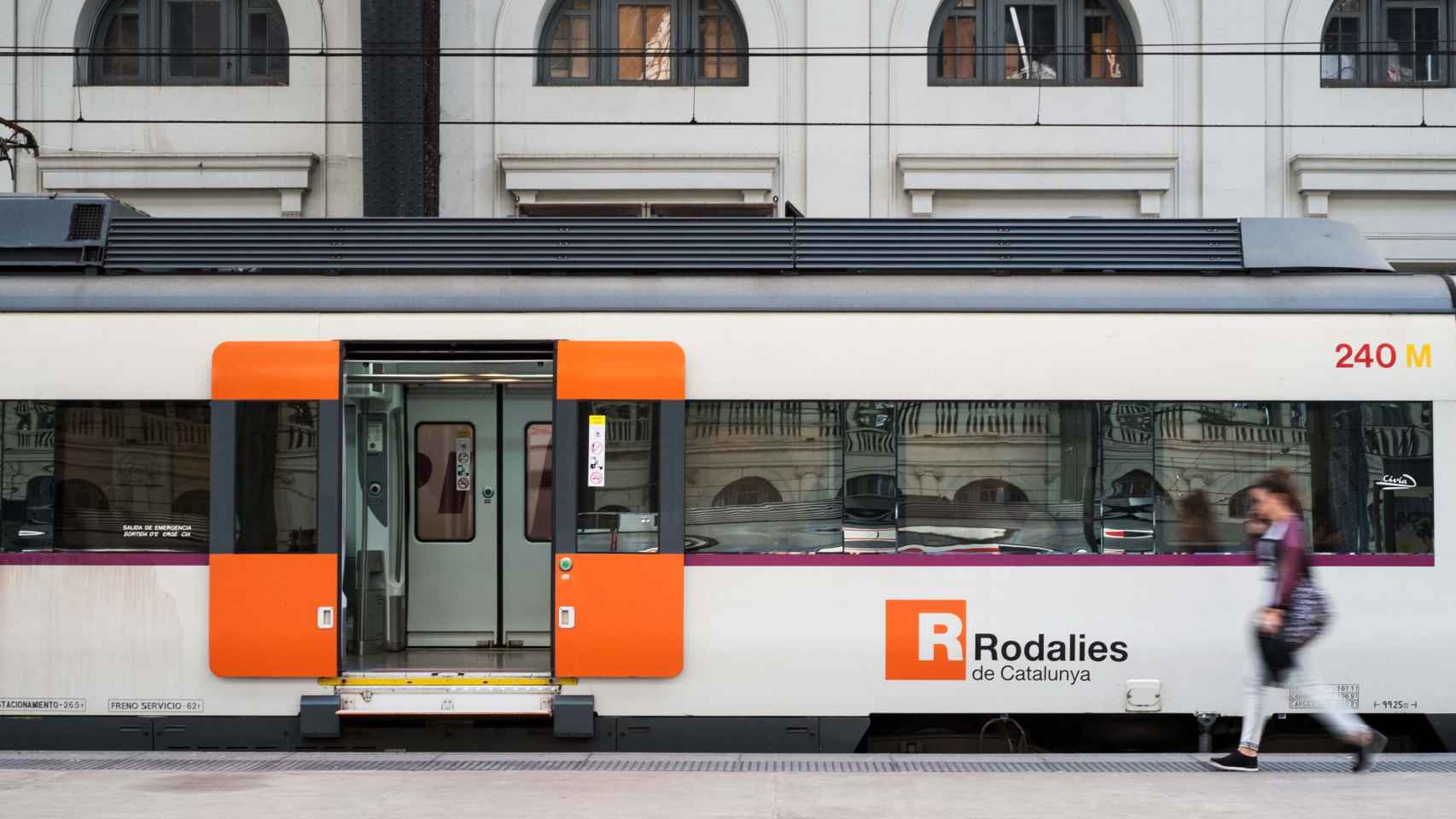 Un tren de Rodalies parado en la estación de Francia de Barcelona / EP