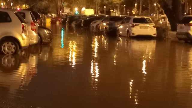 El parking de Diagonal Mar, totalmente inundado este miércoles / METRÓPOLI