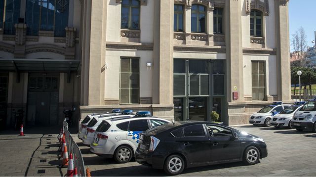Edificio de la comisaría de la Guardia Urbana del Eixample / METRÓPOLI