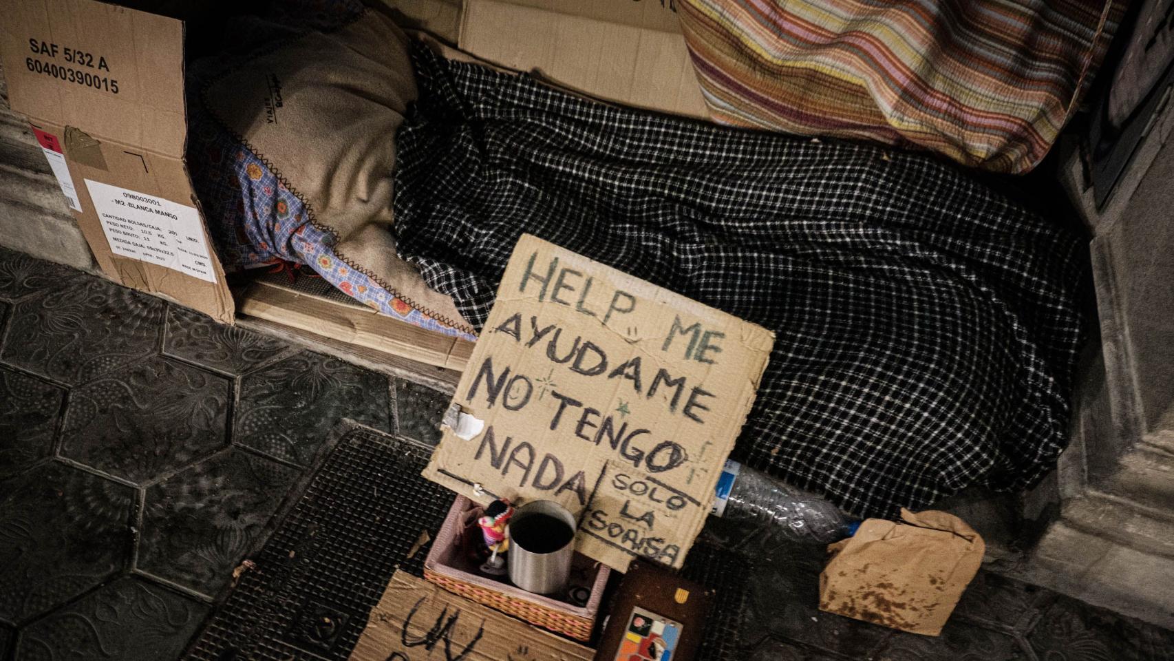 Imagen de archivo de un sintecho en Barcelona