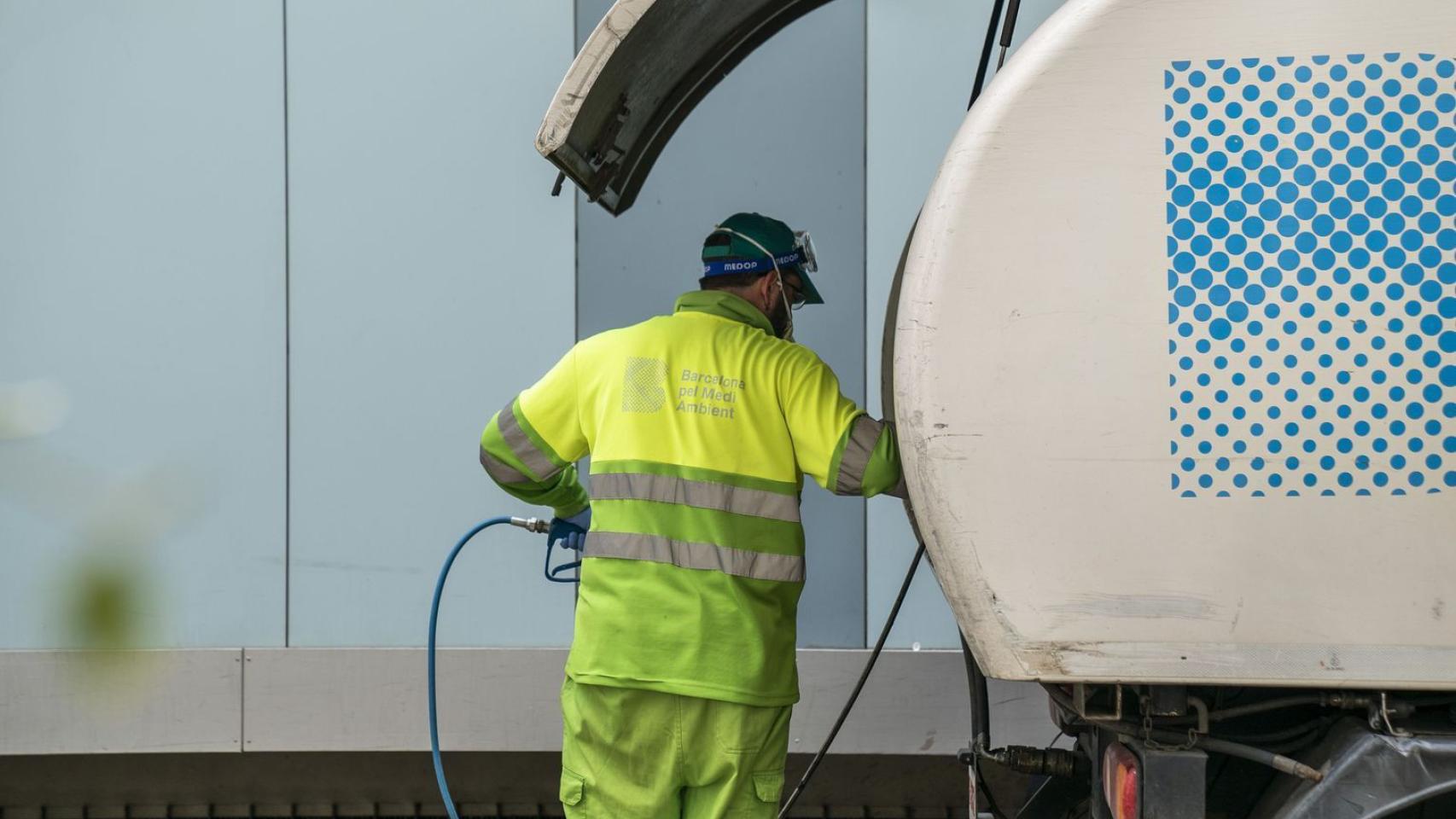 Operario de la limpieza en Barcelona / AJ BCN