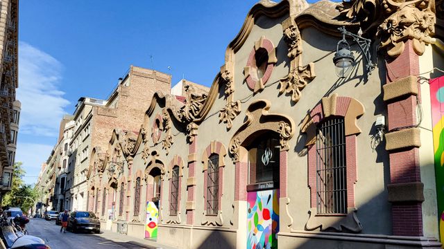El Espai Palau, un edificio de arquitectura modernista industrial / INMA SANTOS HERRERA - METRÓPOLI