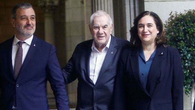 Jaume Collboi (PSC), Ernest Maragall (ERC) y Ada Colau (Barcelona en Comú) en 2020 / EFE - QUIQUE GARCÍA