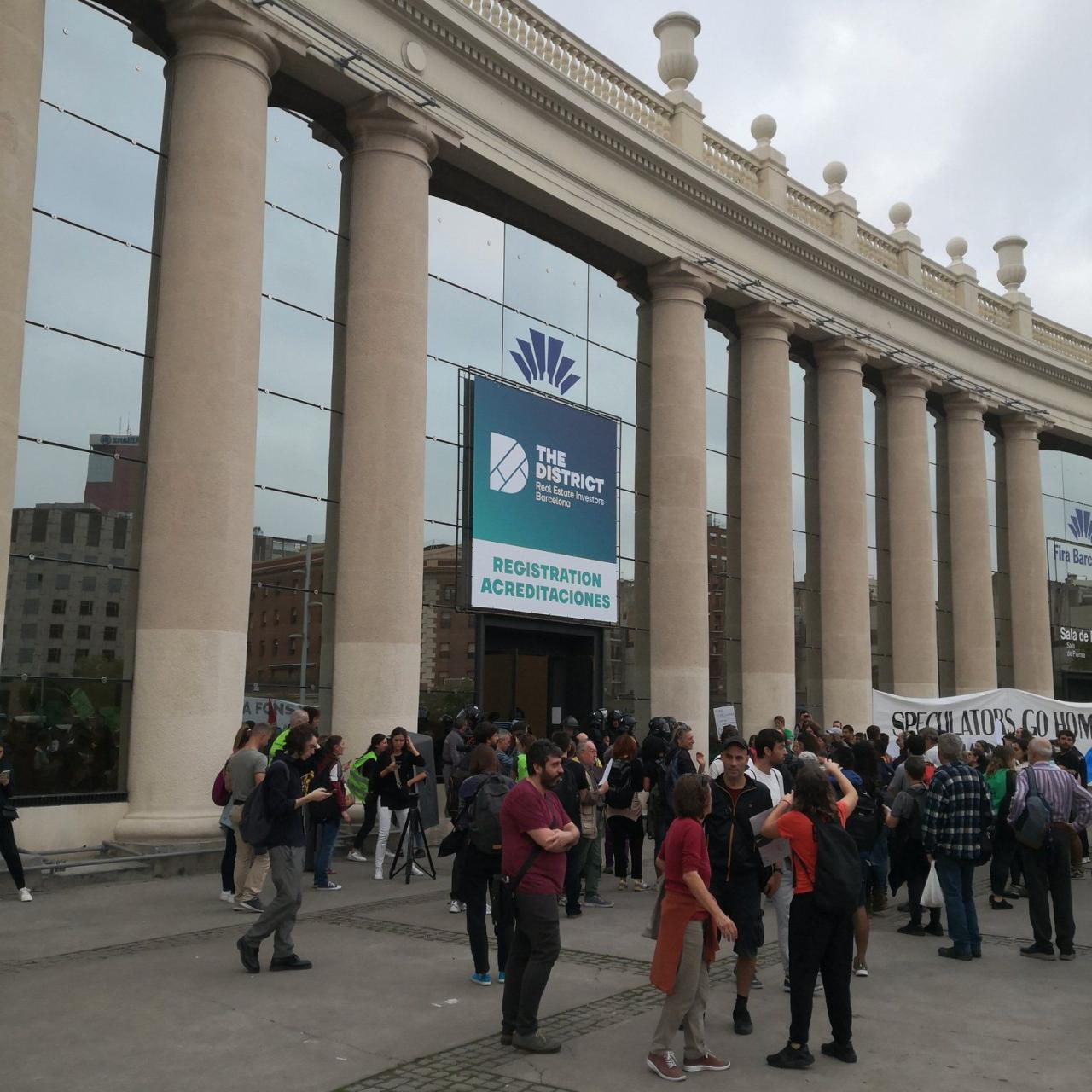 Activistes al congrés immobiliari de la Fira de Barcelona / TWITTER