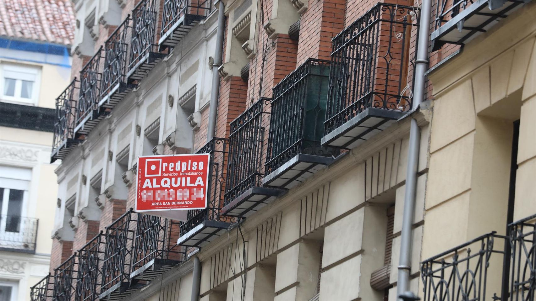 Piso en alquiler en un barrio de Barcelona / EUROPA PRESS