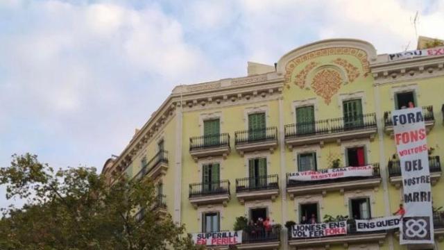 Manifestación delante de la finca Casa Orsola / VEÏNES CASA ORSOLA