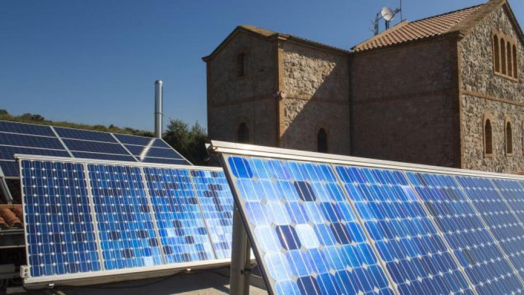 Energia renovables al centre d'informació de la Pleta, al Parc del Garraf Diputació de Barcelona