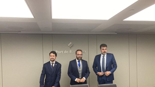 El expresidente del Port de Barcelona, Damià Calvet; el conseller de Territori, Juli Fernández; y el presidente del Port, Lluís Salvadó / EUROPA PRESS