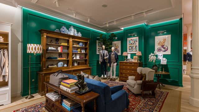 Interior de la nueva tienda de Hackett London en el paseo de Gràcia / HACKETT LONDON