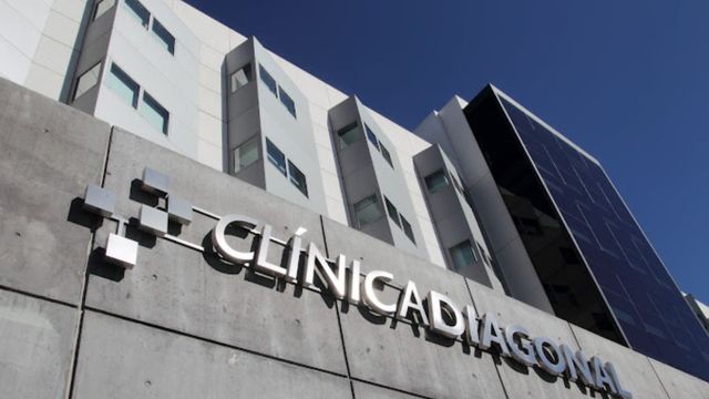 Entrada a la Clínica Diagonal / CLÍNICA DIAGONAL