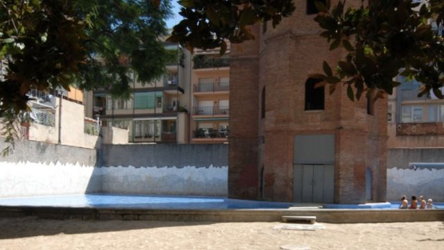 El interior de manzana de la Torre de les Aigues, conocida como la 'playa' del Eixample  / Barcelona Film Comission
