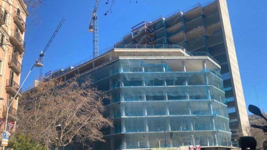 Racó de l'edifici Estel / ALBA CARNICÉ