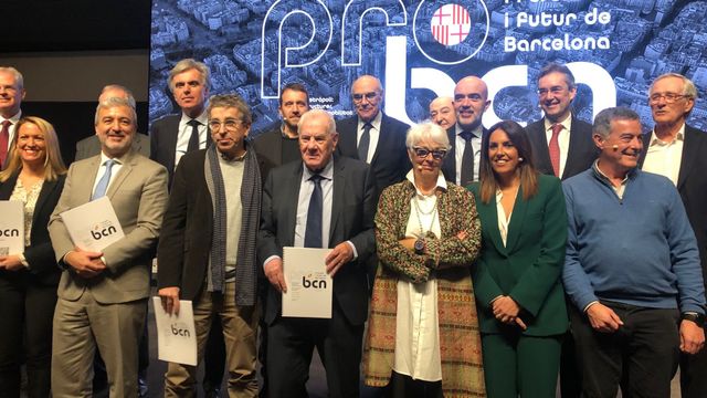 Impulsores de Pro BCN y los alcaldables de la ciudad, en la Lotja de Barcelona / MA