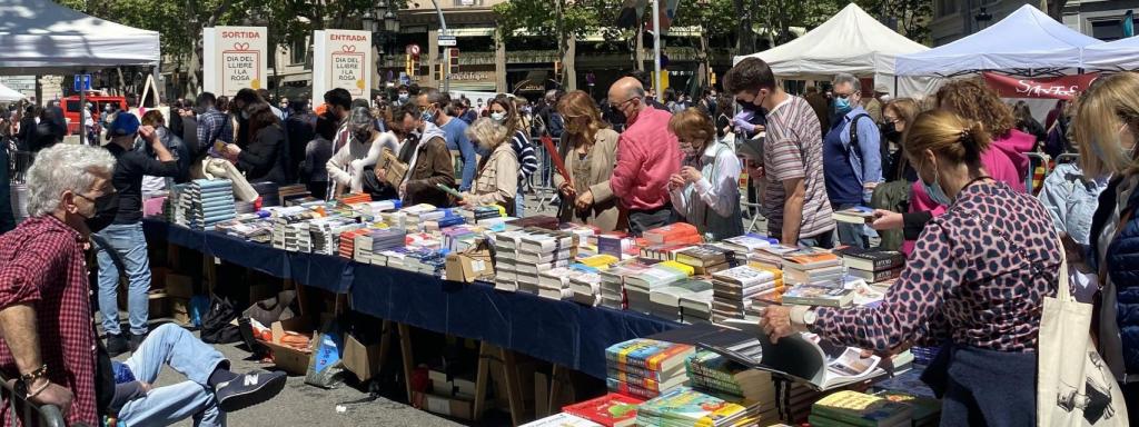 Parada de llibres a Sant Jordi / METRÓPOLI