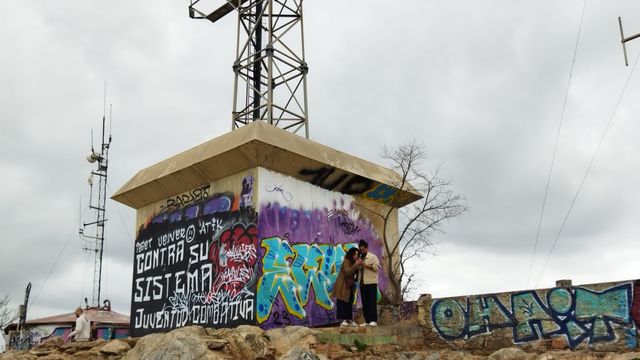 Los búnkers del Carmel con graffitis / VALENTS