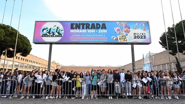 Público en la entrada del Comic Barcelona / FICOMIC