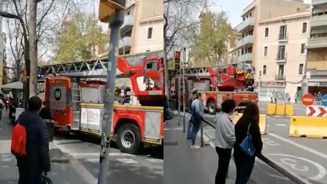 Un camión de bomberos queda atrapado en una actuación en Barcelona / TWITTER (@Francescabad)