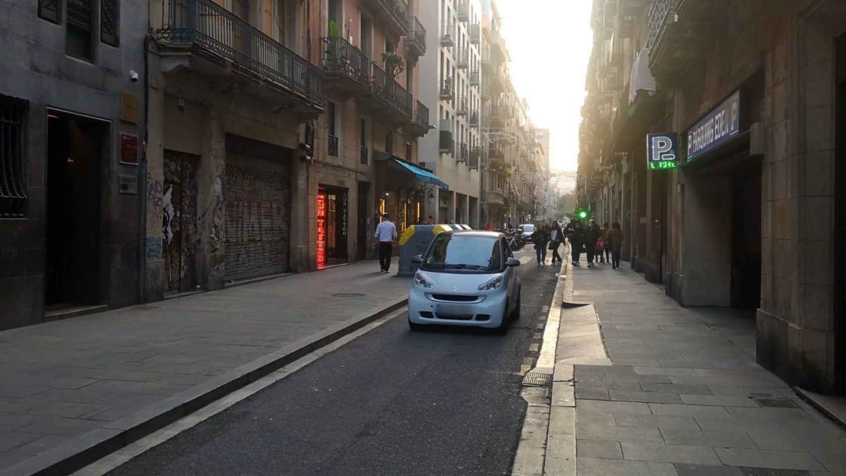 Viviendas en una calle del Raval