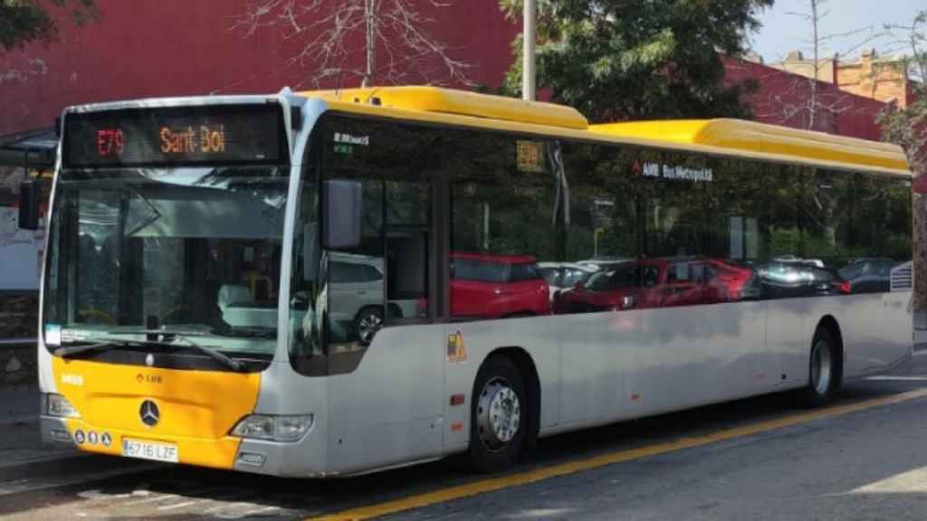Imatge d'arxiu d'un autobús de Monbus / TWITTER