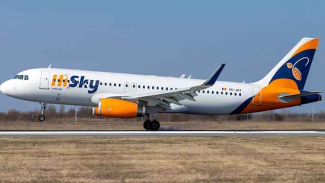 Un avión despegando de la aerolínea HiSky / TWITTER @AEROINFOBCN