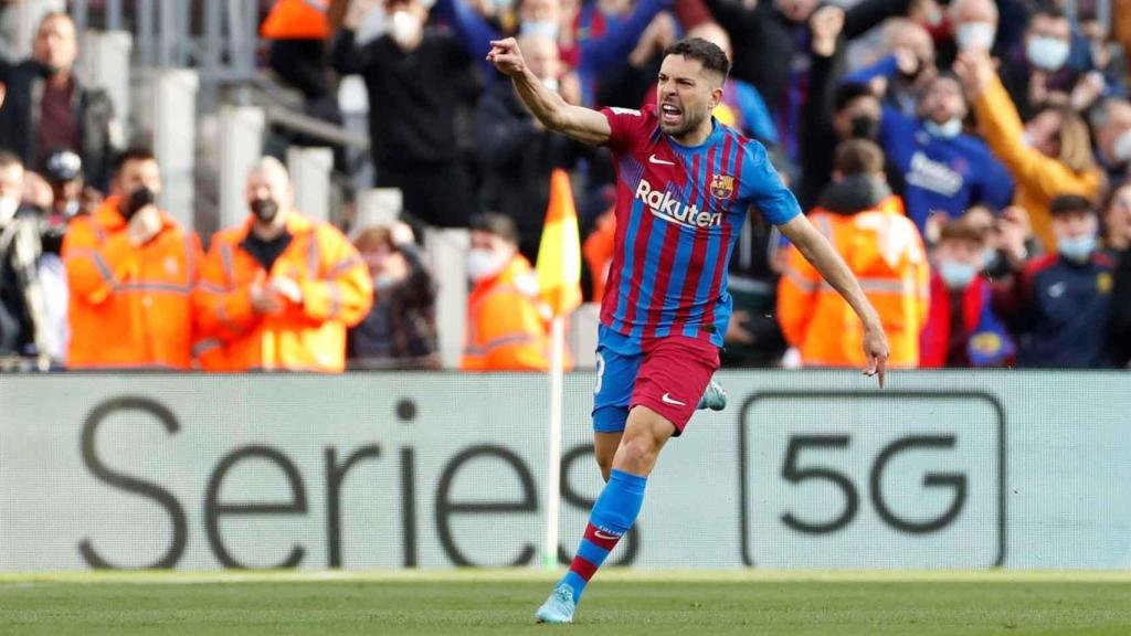 Jordi Alba, eufórico, tras marcar un gol ante el Atlético, la pasada temporada : EFE