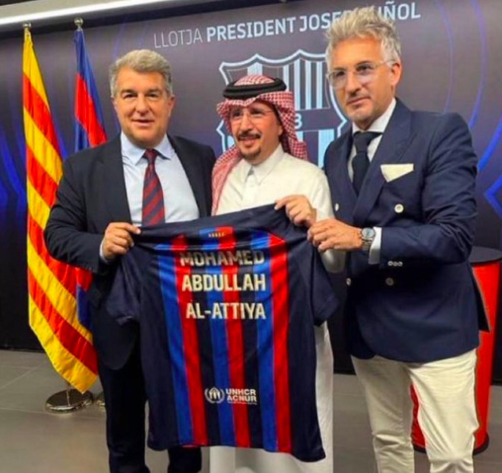Joan Laporta, Xavier Puig y el presidente de Baladi Express, Abdullah Al-Attiyah