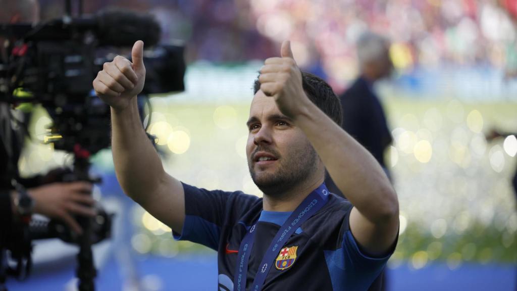 Jonatan Giráldez festeja la Champions del Barça Femenino