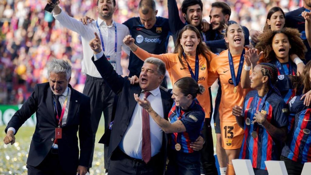 Miles de barcelonistas celebran la segunda Champions League del Barça Femenino