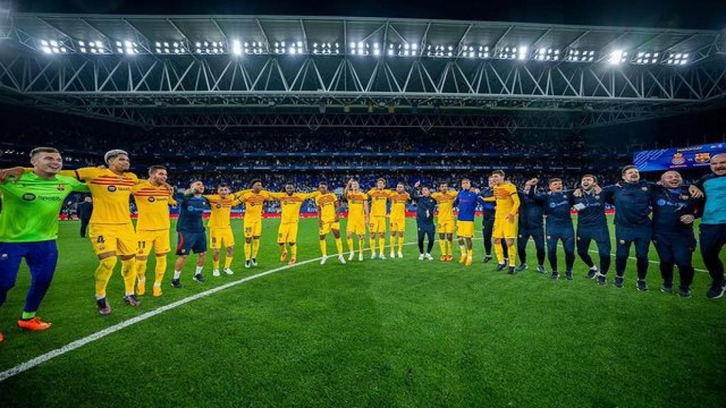 El Barça celebra la Liga en el estadio de Cornellà-El Prat