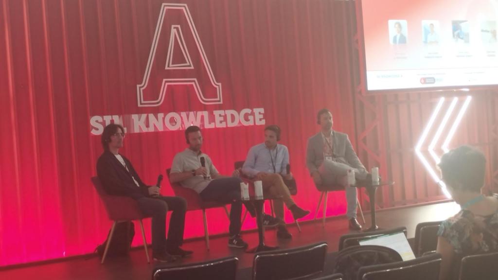 La mesa redonda de SIL Barcelona sobre cobots, última milla y ciberseguridad