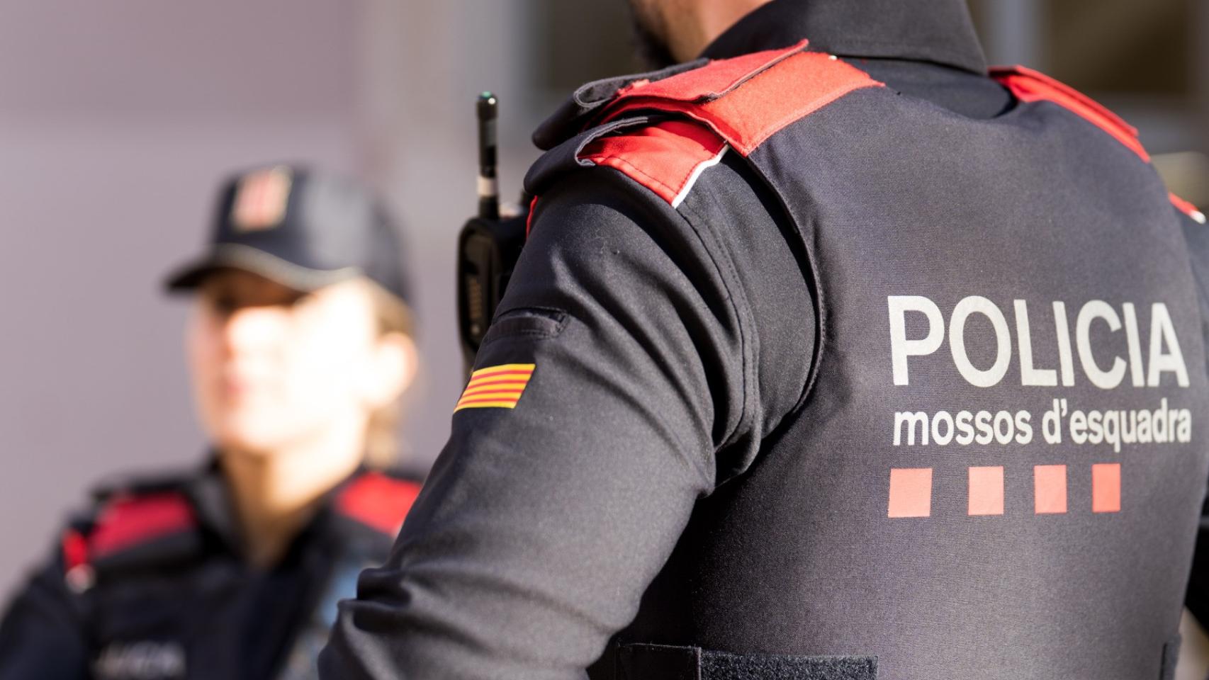 Dos agentes de los Mossos d'Esquadra