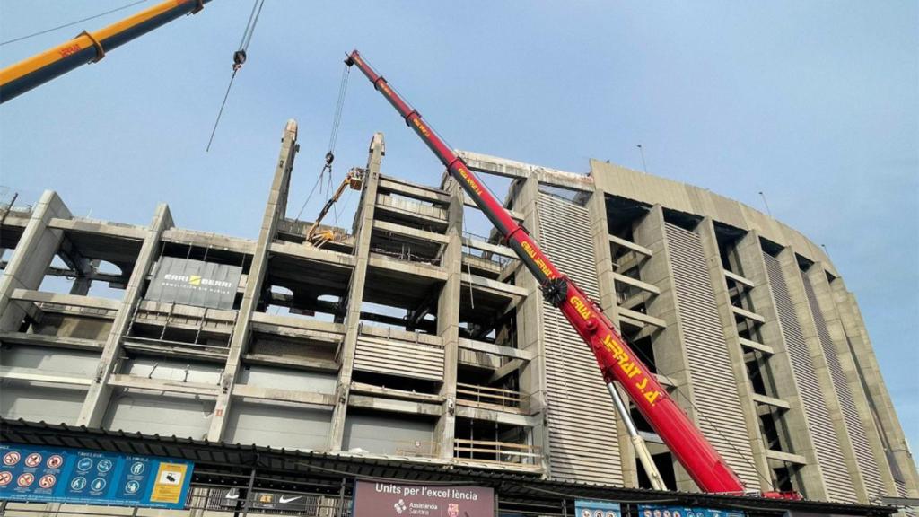 Empieza la fase de derribo de algunos cimientos del Camp Nou / REDES