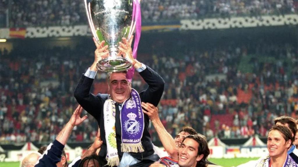 Lorenzo Sanz, celebrando una Champions League con el Real Madrid / REDES