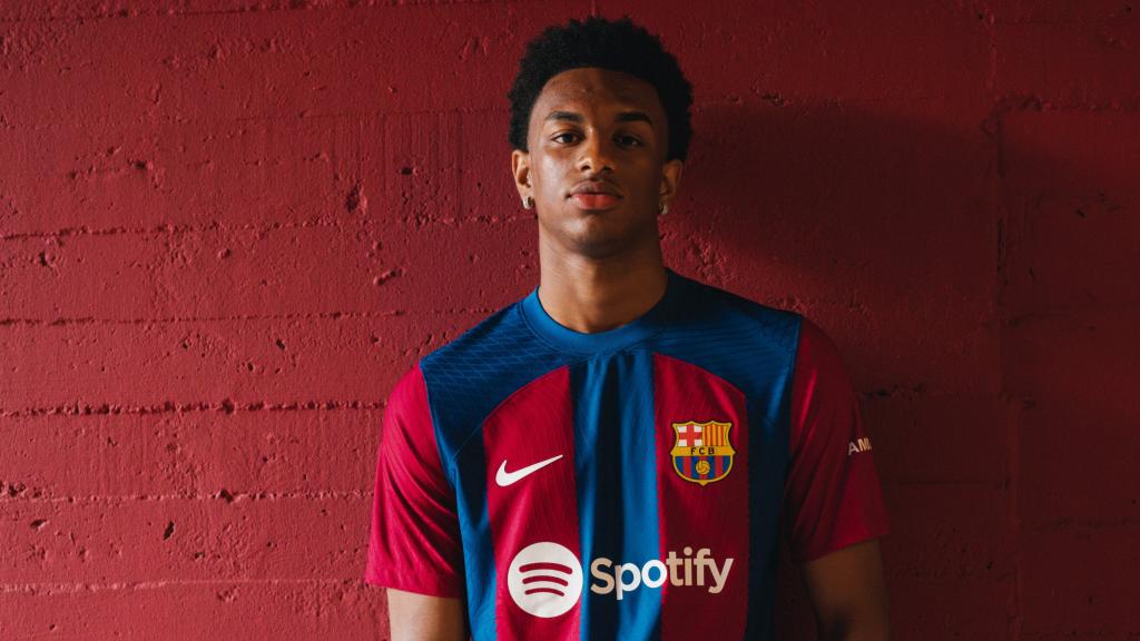 La nueva camiseta del Barça rompe la tradición de pifias históricas