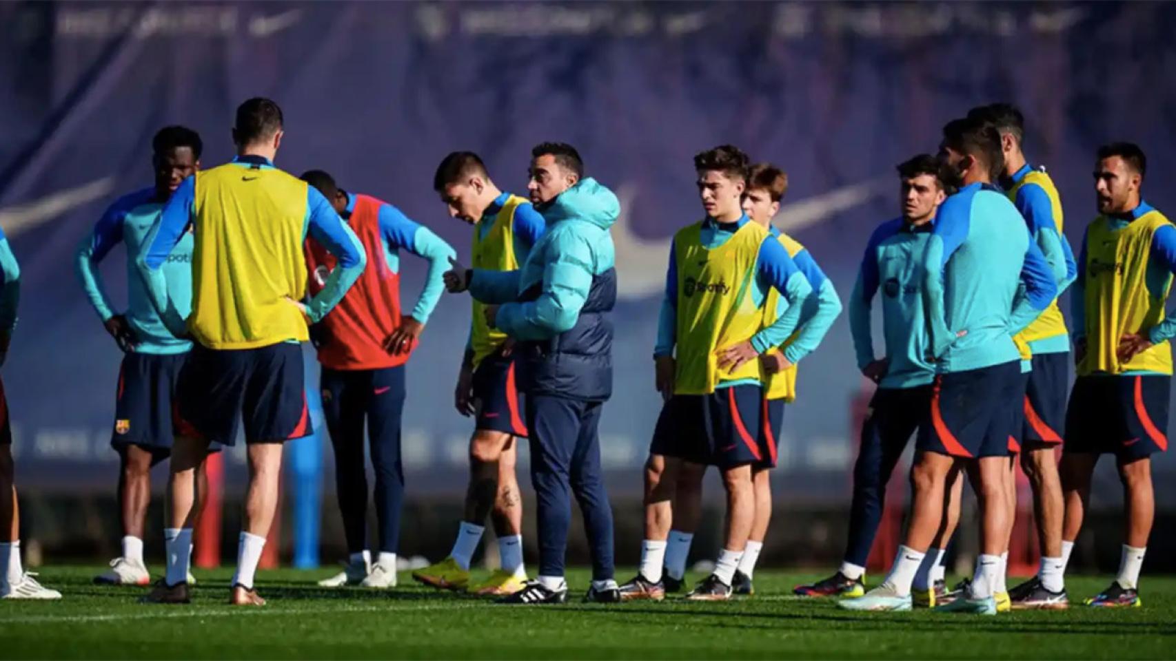 Xavi Hernández, durante un entrenamiento del FC Barcelona / REDES